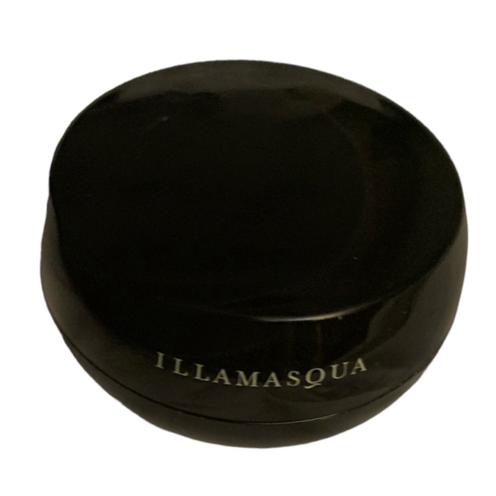 Illamasqua Hydra Veil Primer — glass-like skin with the Hydra Veil Primer